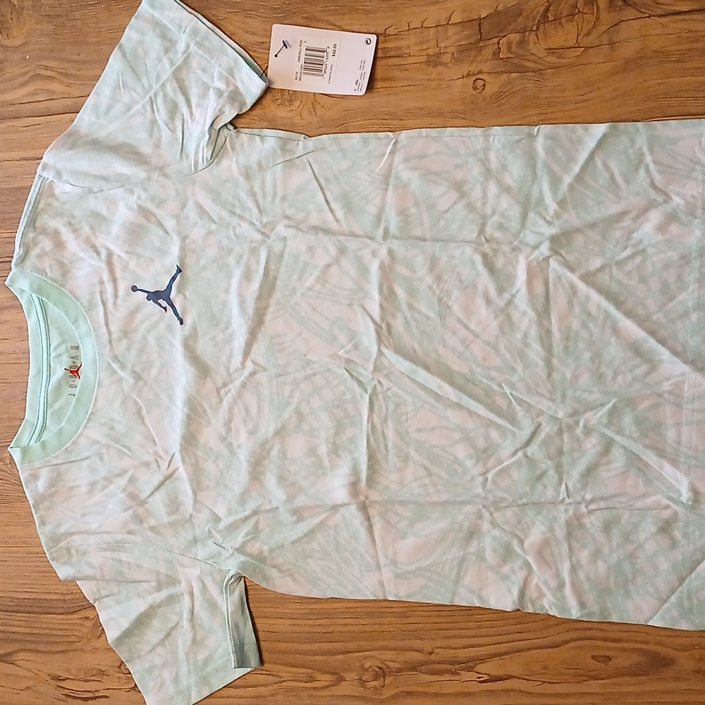 Air Jordan Jumpman T Shirt Boys L Short Sleeve Standard Fit.